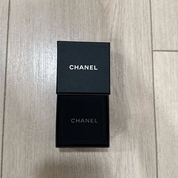 Chanel Pendant Earrings - Picture 5 of 6